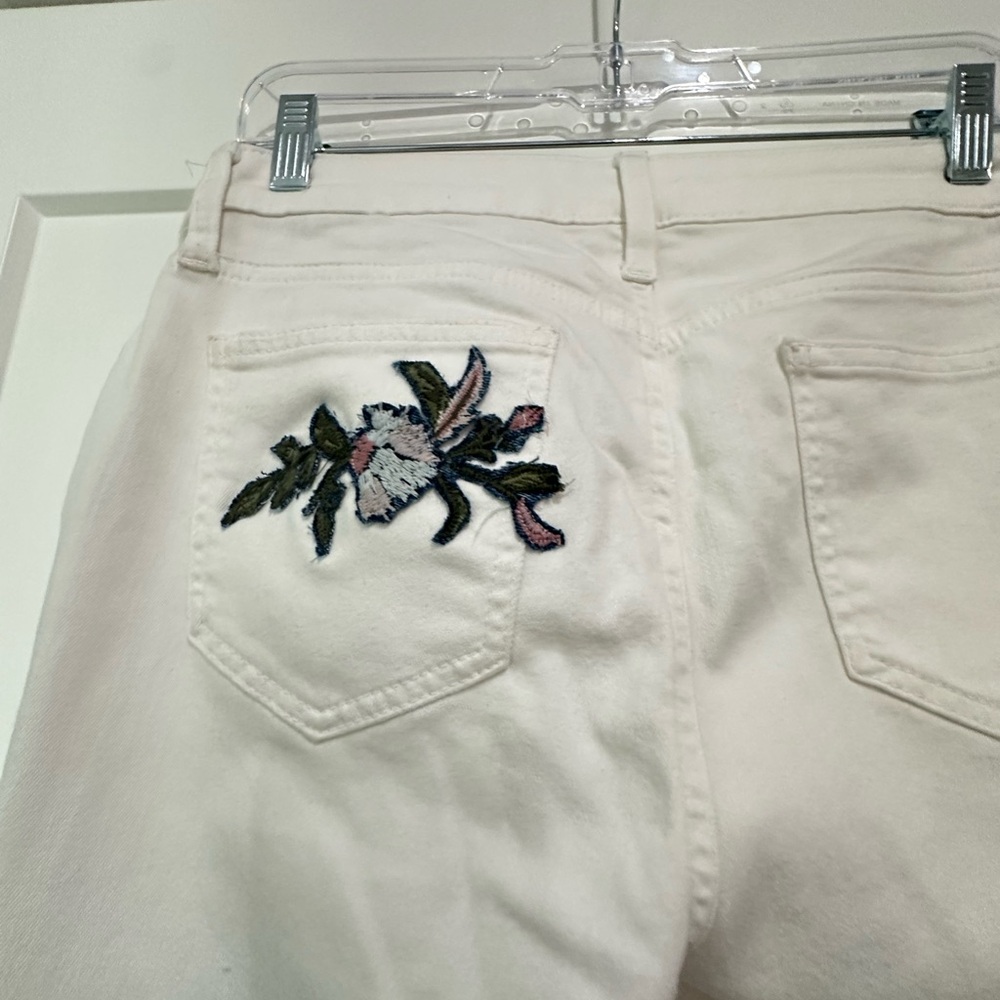 Chico's White Jeans with Floral Embroidery